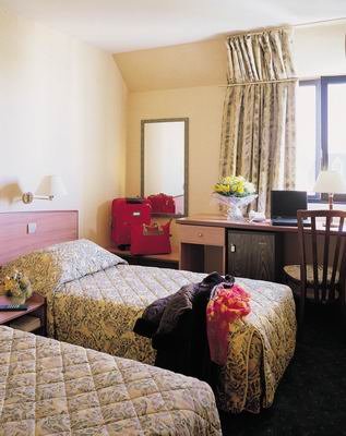 Hotel Median Paris Châtillon *** photo